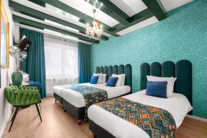 Hotel Des Arts - Room Types and Features