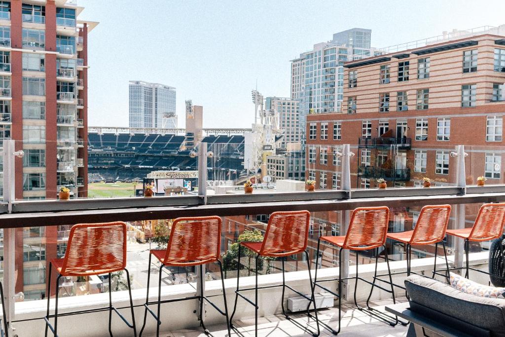 Hotel Indigo San Diego - Gaslamp Quarter, an IHG Hotel - Dining and Food Options