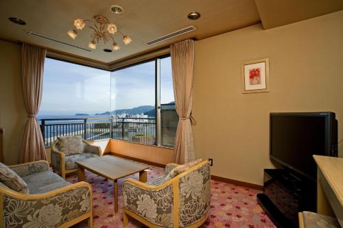 Hotel New Awaji - Room Amenities and Features