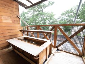 HOTEL SHIRAHAMAKAN - Room Types and Features