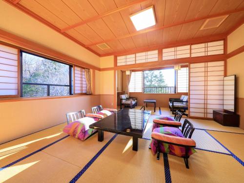 Jizaiso - Dining and Services