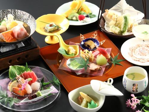 Lakeland Hotel Mizunosato - Dining at Hanamizuki Restaurant