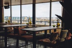 Leonardo Hotel IJmuiden Seaport Beach - Dining and Breakfast Options