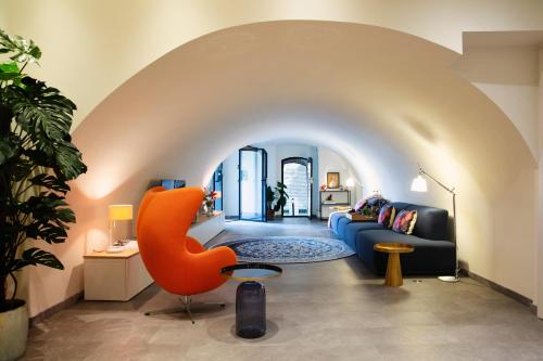 LOFT 188 Luxury Apartment Hotel - Amenities and Features