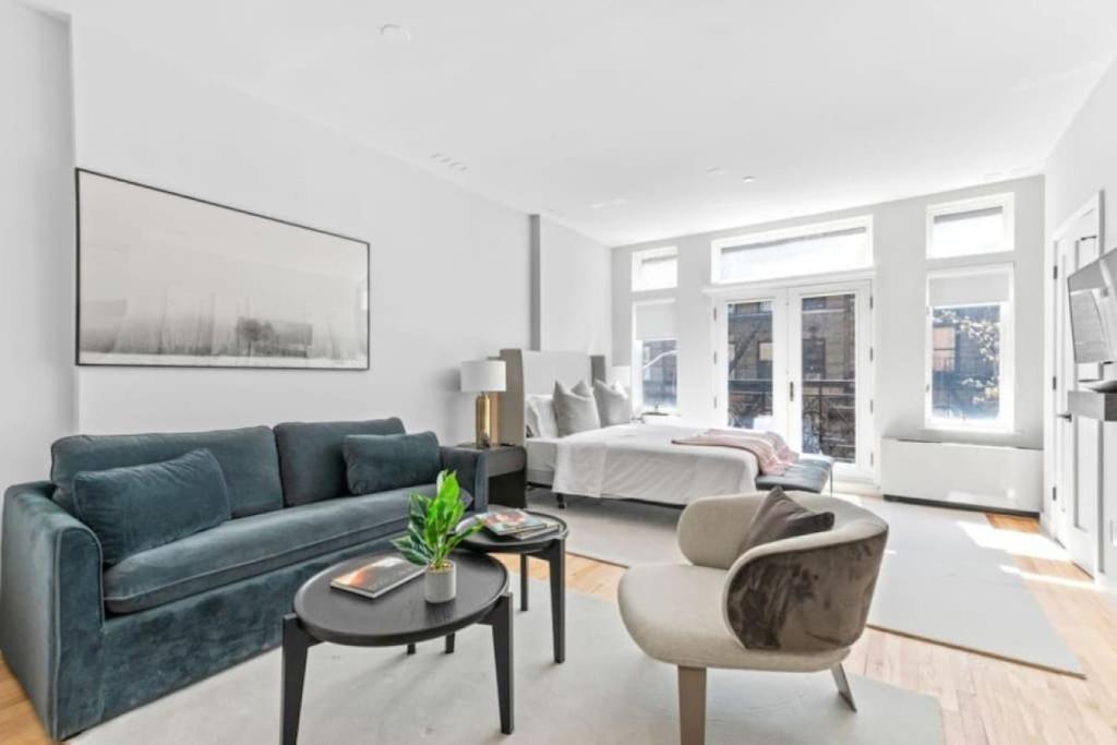 Luxe Studio W Juliet Balcony in Upper East Review
