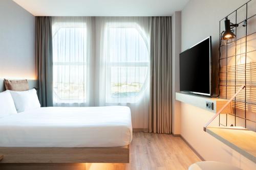 Moxy The Hague - Facilities and Amenities