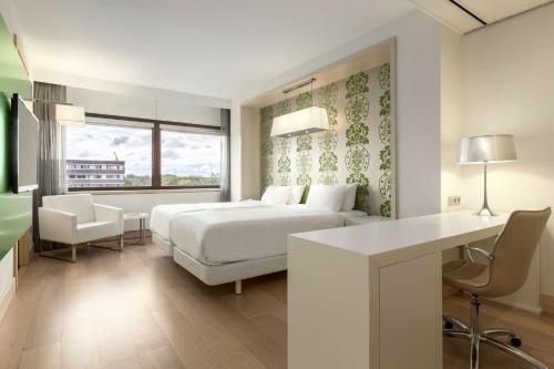 NH Amsterdam Zuid - Amenities and Facilities