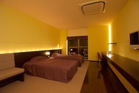 Rainy Days and Sunsets - Adult Only - Service and Hospitality