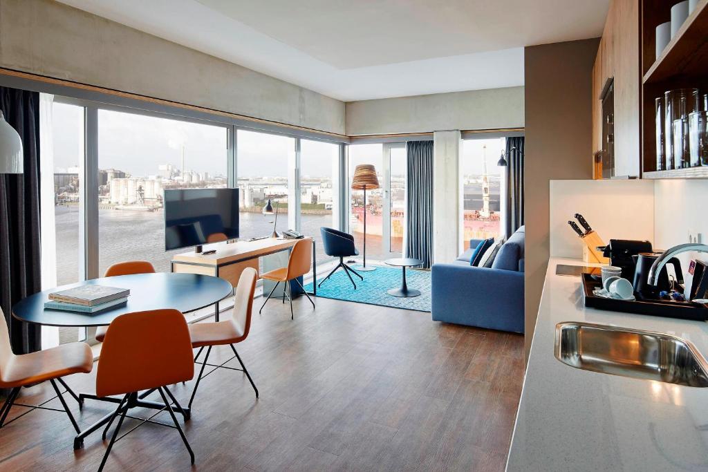 Residence Inn by Marriott Amsterdam Houthavens - On-Site Amenities and Facilities