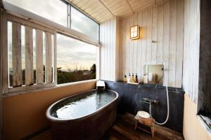 Soybean High Origin's Hidden Retreat Syuhari Destruction Escape - Indulgent Hot Spring Experience