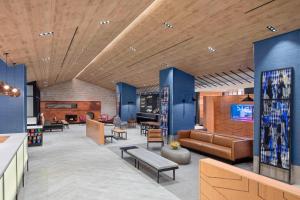 SpringHill Suites by Marriott New York Manhattan/Times Square South - Diverse Room Choices