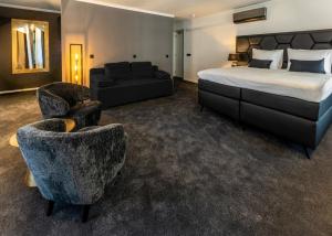 Square Boutique Hotel & Brasserie - Policies and Information