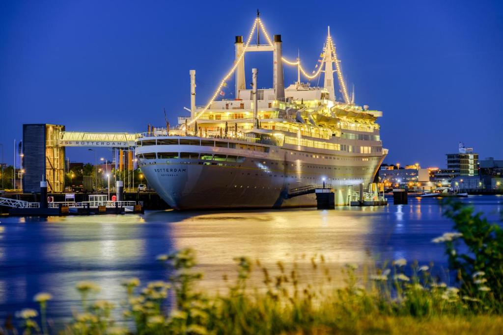 Ss Rotterdam Hotel And Restaurants Review