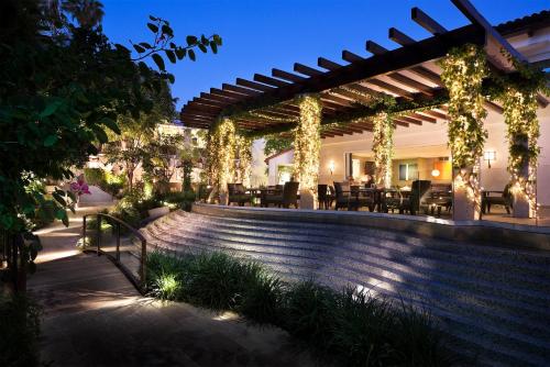Sunset Marquis Hotel - Accommodation Options and Features