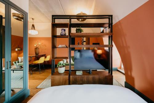 The July - Boat & Co - Guest Experience
