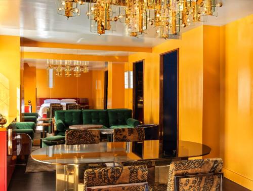 The Manner - Amenities and On-site Facilities