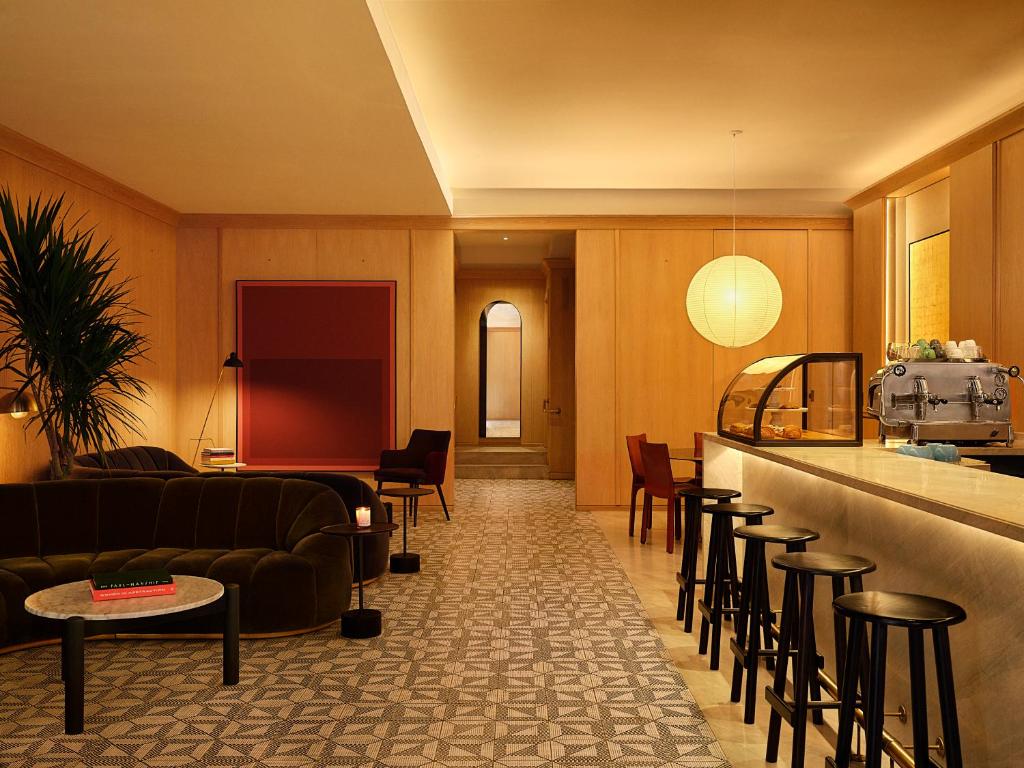 The Moore - Hotel Amenities