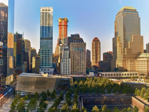 The Washington by LuxUrban - Dining and Amenities