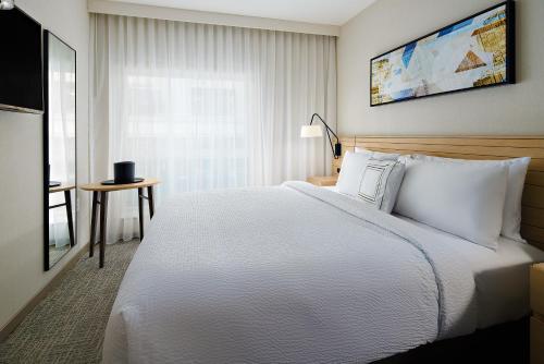 TownePlace Suites by Marriott New York Manhattan/Times Square - Exceptional Amenities and Facilities