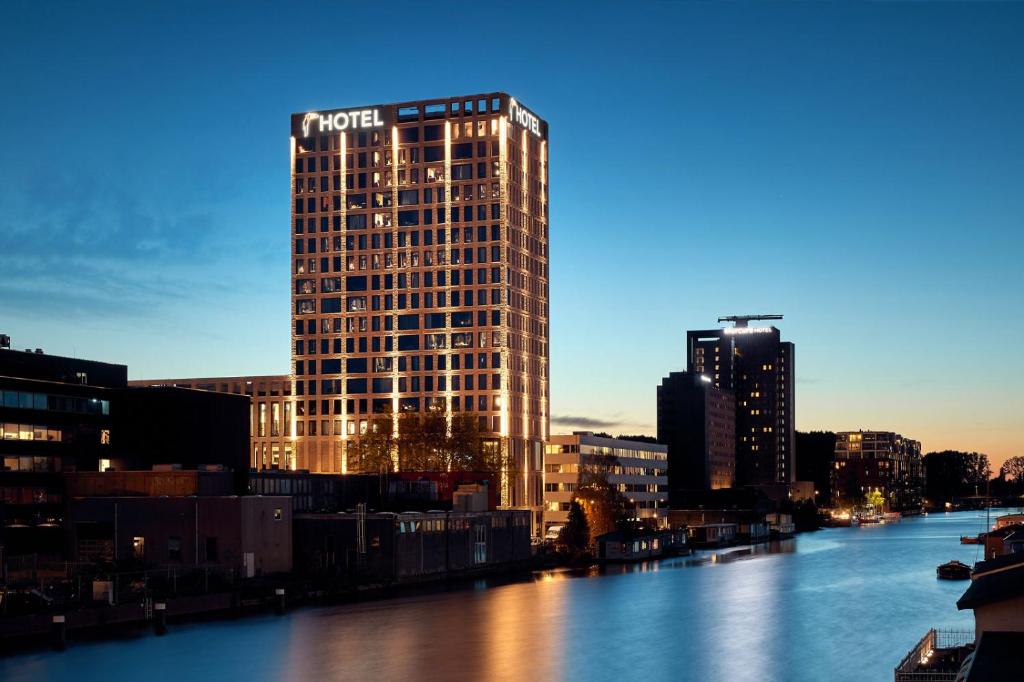 Van Der Valk Hotel Amsterdam - Amstel - Accommodation and Room Types