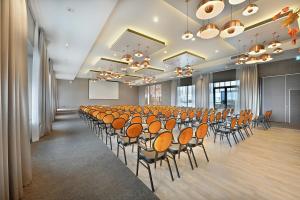Van Der Valk Hotel Tiel - Room Amenities and Accommodations