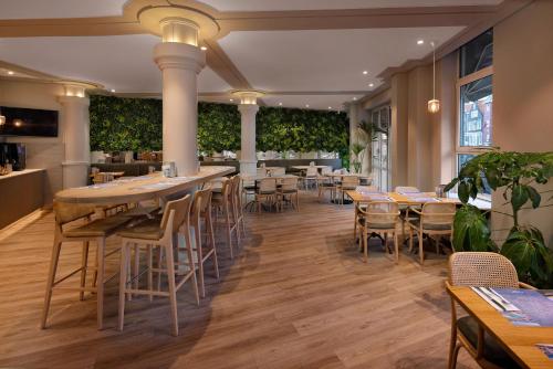 WestCord City Centre Hotel - Hotel Amenities and Services