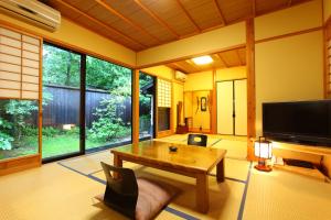 Yamashinobu - Dining Experiences and Cuisine