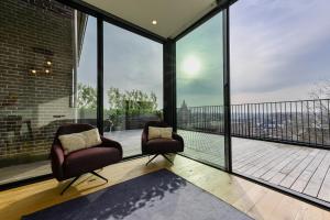 12A, Luxury & Unique - Cinema Hall - Terrace - View - Neighborhood Highlights