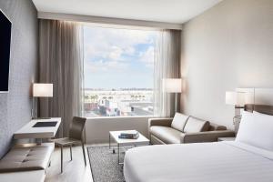 AC Hotel by Marriott Los Angeles South Bay - Dining Options