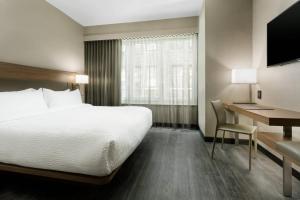 AC Hotel by Marriott New York Times Square - Guest Reviews and Ratings