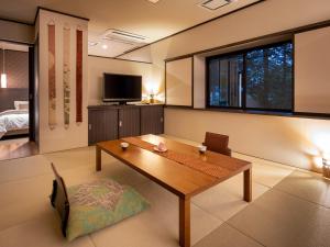 Apikogen Forest Hotel - Dining and Cuisine