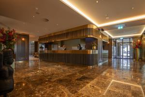 ART Hotel Rotterdam-Fully Renovated - Location and Attractions