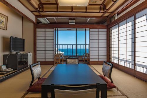 Atami Onsen Sakuraya Ryokan - Dining Experience