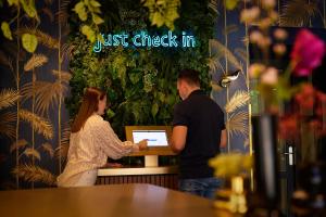 Auberge Du Bonheur - Check-in and Policies