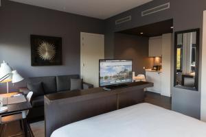 B-aparthotel Kennedy - Check-in and Check-out
