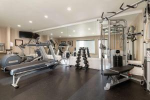 Best Western Plus Carriage Inn - Location and Nearby Attractions