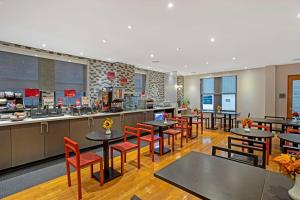 Best Western Plus Hospitality House Suites - Dining and Breakfast