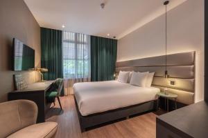 Boutique Hotel Corona - Guest Reviews and Experiences