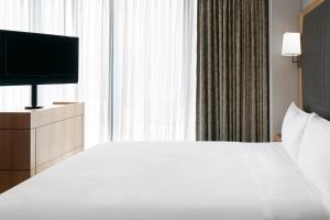 Club Quarters Hotel World Trade Center, New York - Room Features