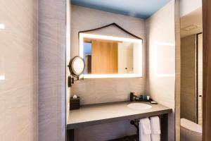 Crowne Plaza HY36 Midtown Manhattan, an IHG Hotel - Dining and Cuisine