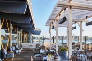 DoubleTree by Hilton Hotel Berkeley Marina - Location and Surrounding Area