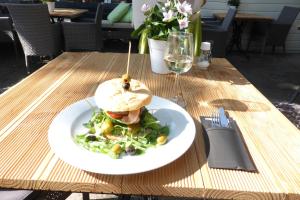 Duinberk B&B Hotel and Brasserie - Policies and Check-in/Out