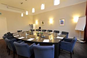 Golden Tulip West Ende - Facilities and Amenities