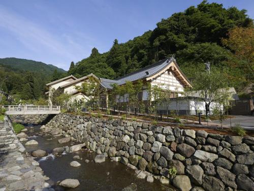 Hakujukan - Location and Accessibility