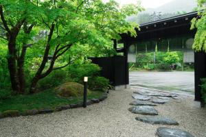 Hidaji (Adult Only) - Accessibility and Transport