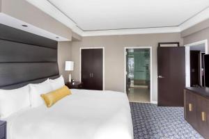 Hilton Club New York - Check-in and Check-out