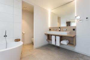 Hotel De Rousch - 4 Stars Superior - Location and Accessibility