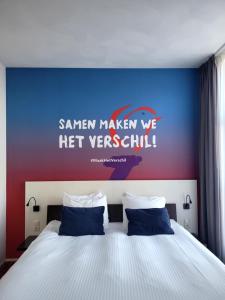 Hotel De Wereld - Questions About Staying Here