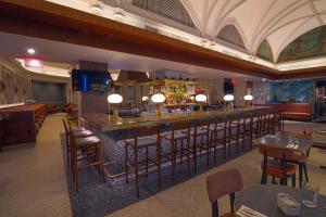 Hotel Edison Times Square - Dining and Culinary Options