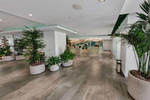 Hotel MDR Marina Del Rey- a Doubletree by Hilton - Room Accommodations